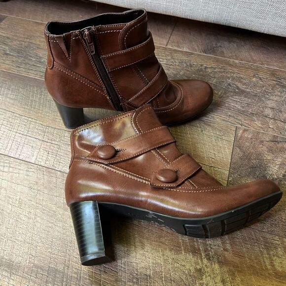 Naturalizer Marloe Brown Distressed Booties - 8M women - Picture 16 of 16